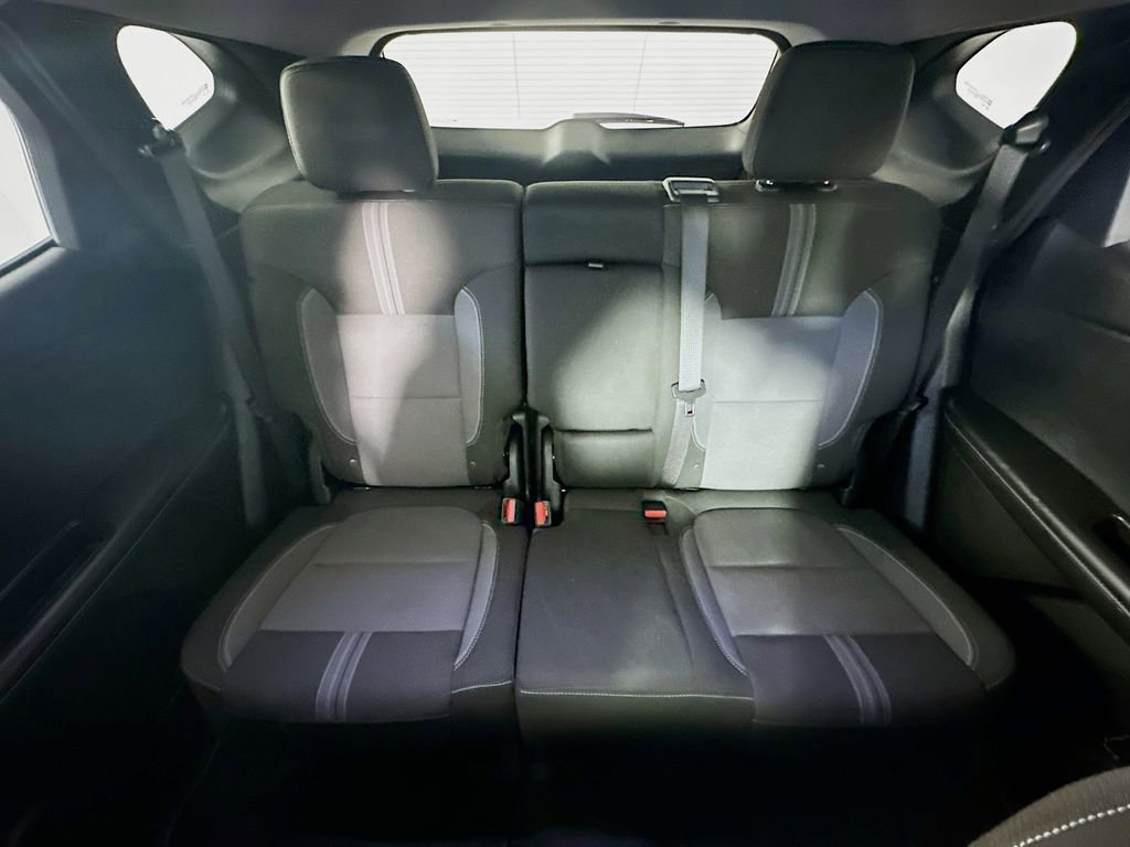 Used 2025 Chevrolet Blazer LT FWD image 13