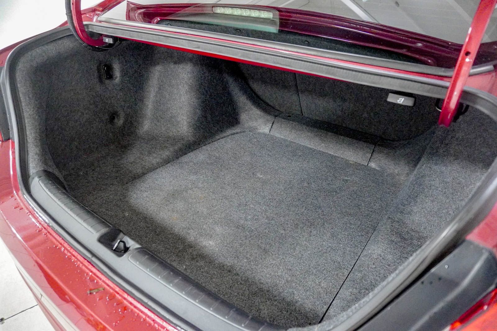 Used 2018 Honda Accord Touring image 9
