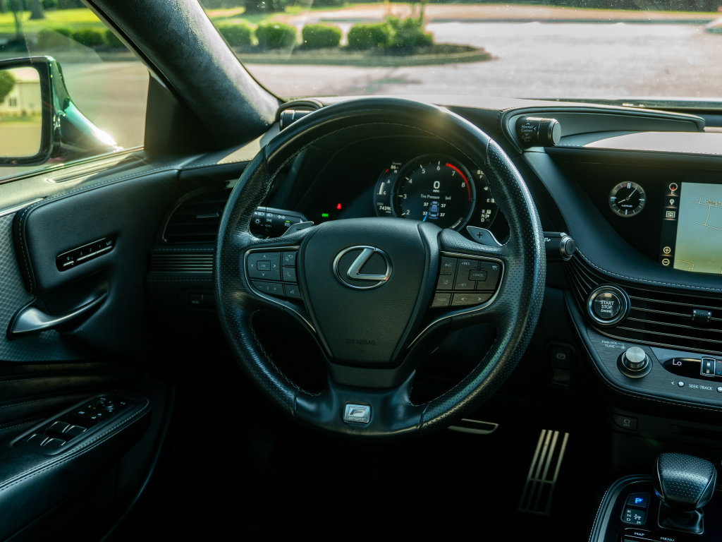 Used 2019 Lexus LS 500 F Sport w/ Accessory Package (Z1) AWD/4WD image 22