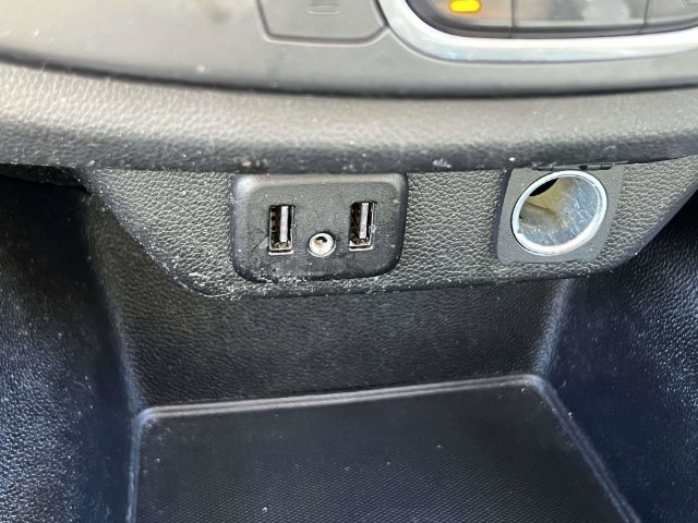 Used 2020 Chevrolet Traverse LT FWD image 32