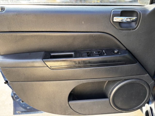 Used 2010 Jeep Compass Sport image 12