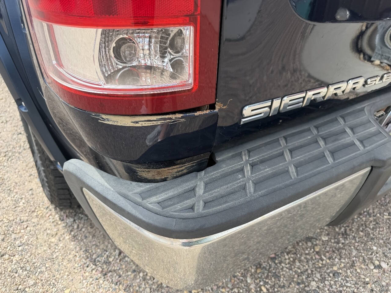 Used 2007 GMC Sierra 1500 SLE w/ SLE/SLT Trailering Package AWD/4WD image 8