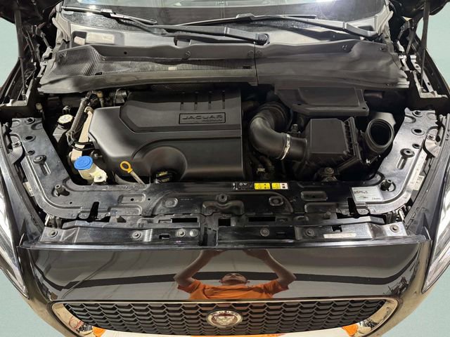Used 2018 Jaguar E-PACE SE image 29