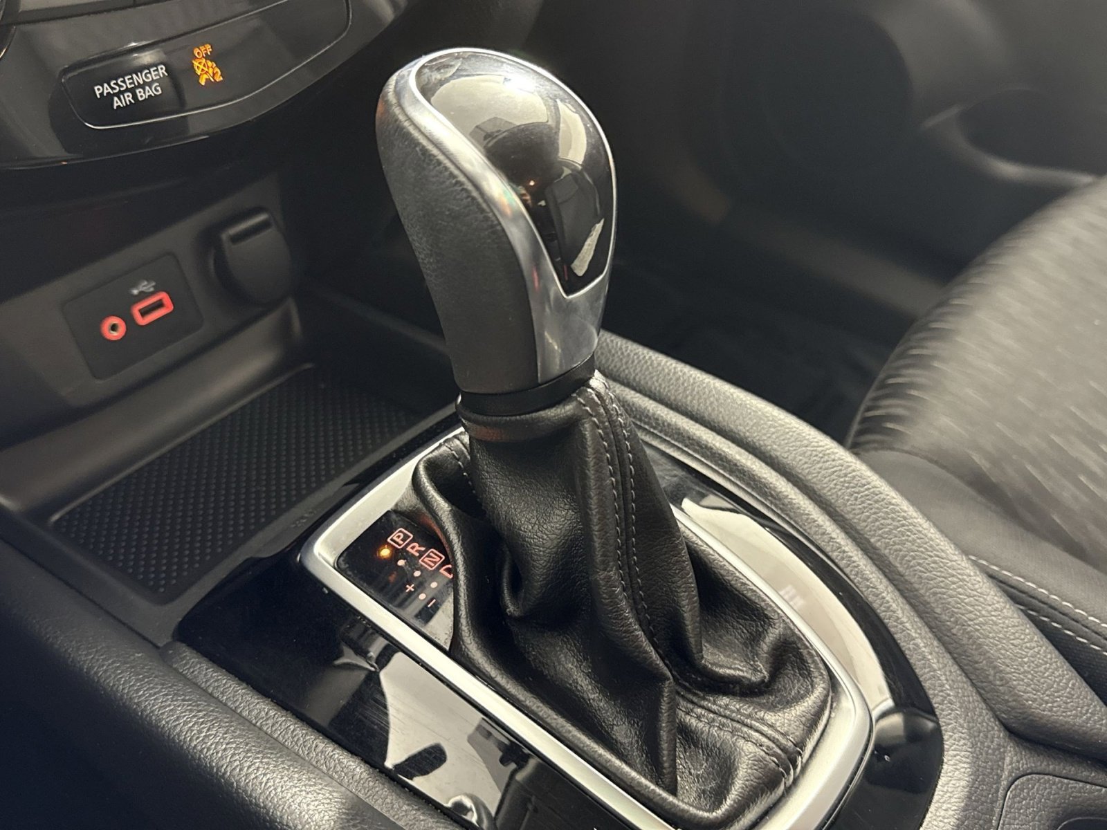 Used 2018 Nissan Rogue SV image 21