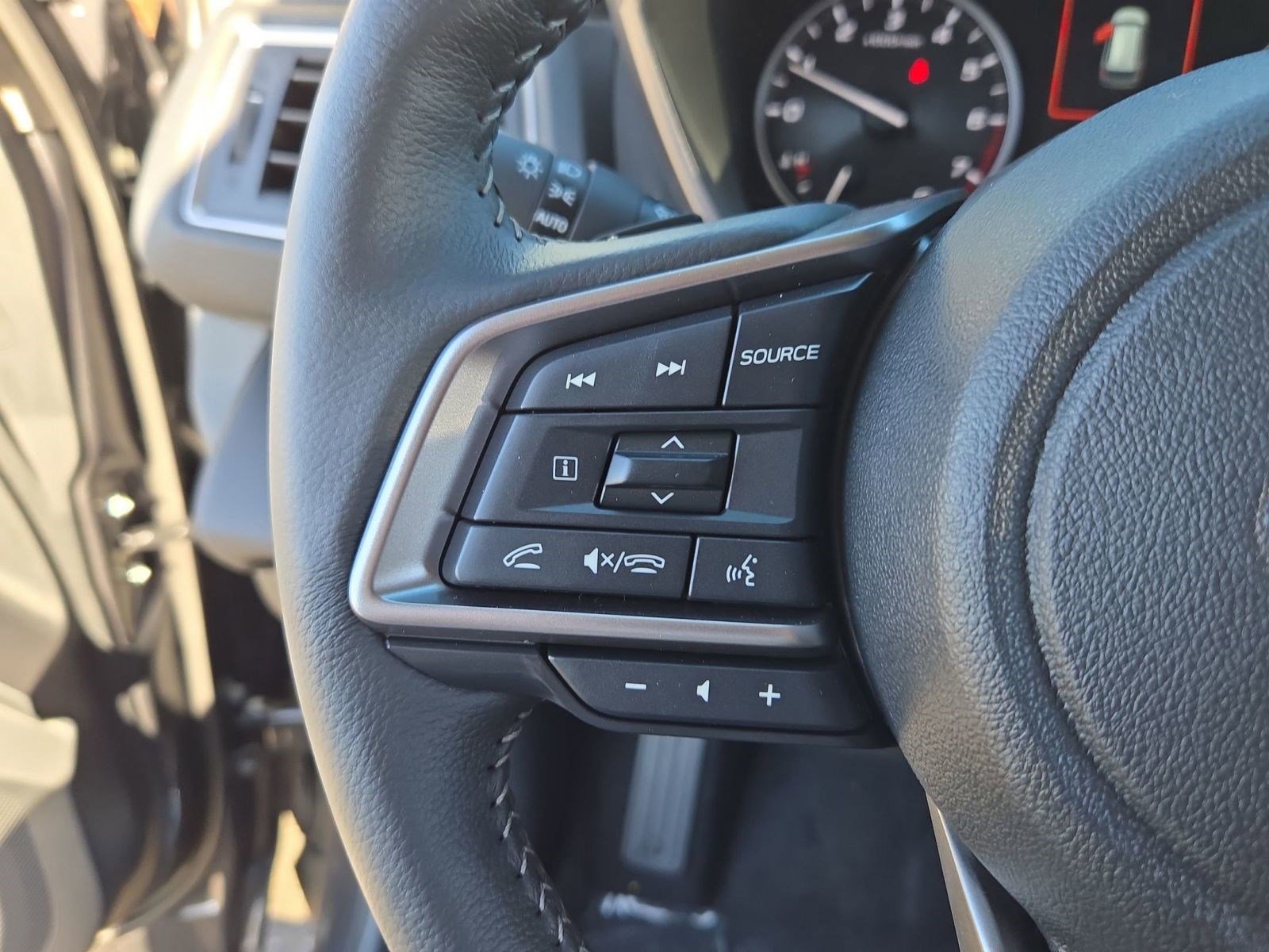 New 2025 Subaru Ascent Limited image 15