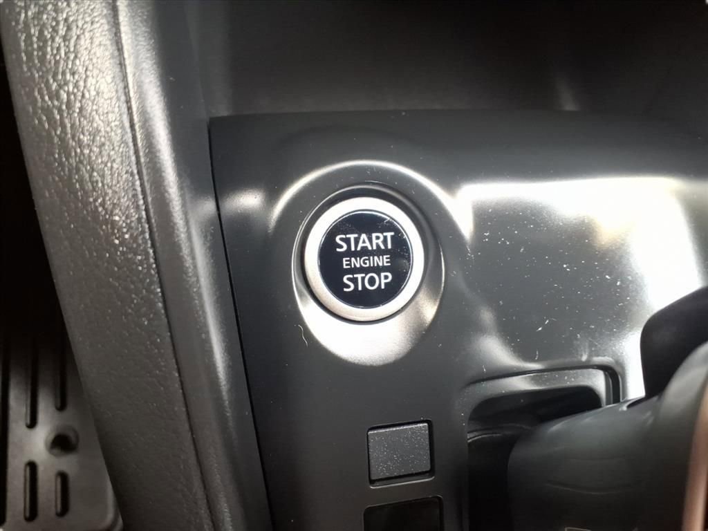 Certified 2025 Nissan Kicks Play S image 29