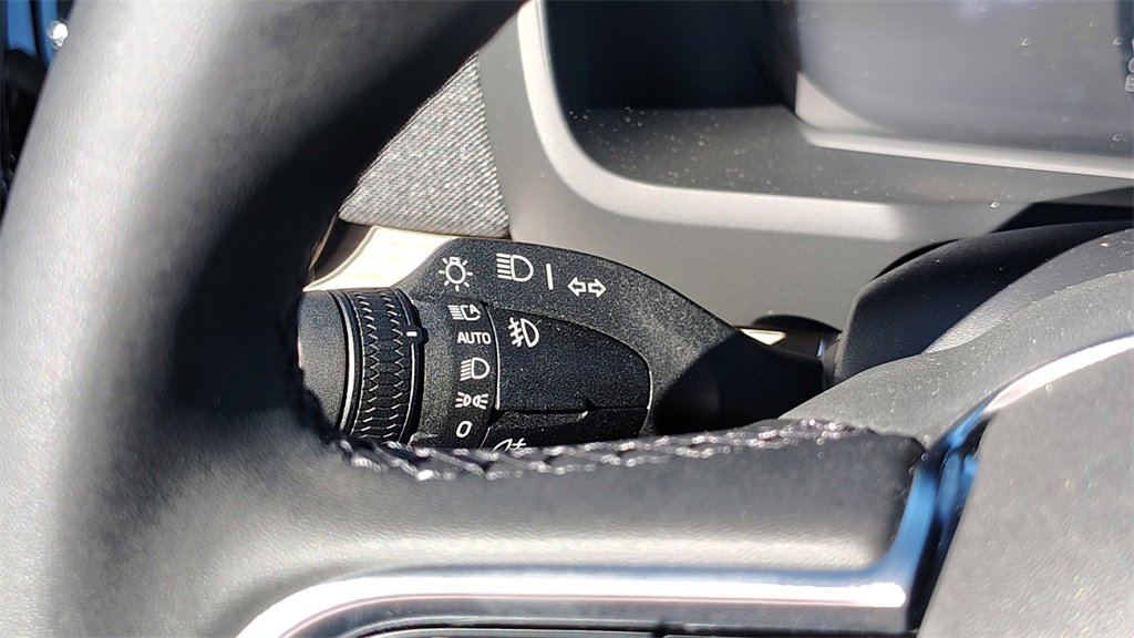 New 2026 Volvo XC90 B6 Plus w/ Protection Package Premier image 18