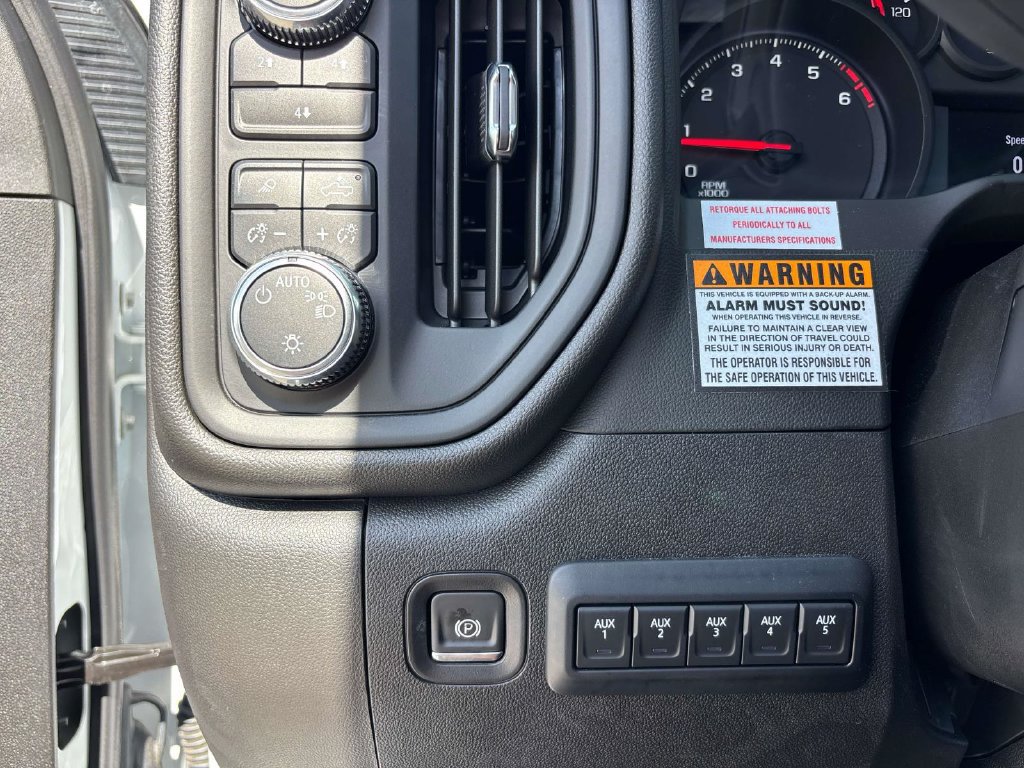 Used 2025 GMC Sierra 3500 Pro w/ Convenience Package AWD/4WD image 18