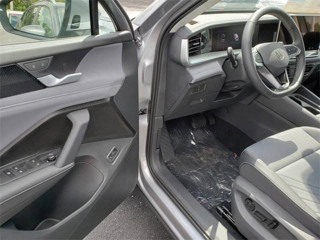 New 2025 Volkswagen Tiguan SE image 6