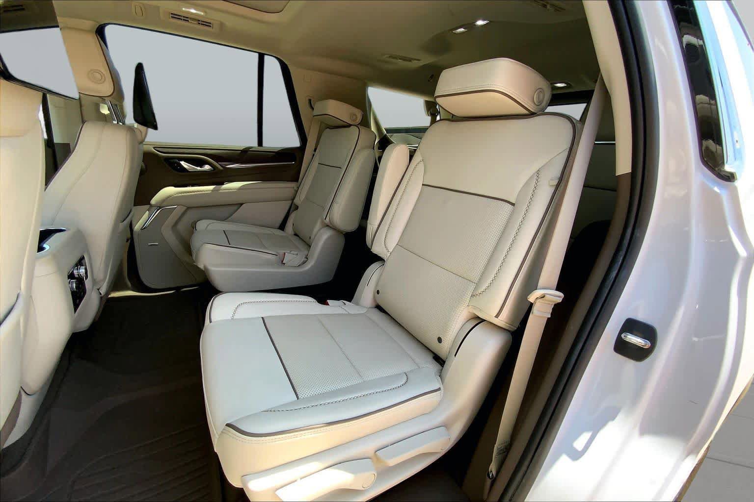 Used 2023 GMC Yukon Denali w/ Advanced Technology Package AWD/4WD image 20