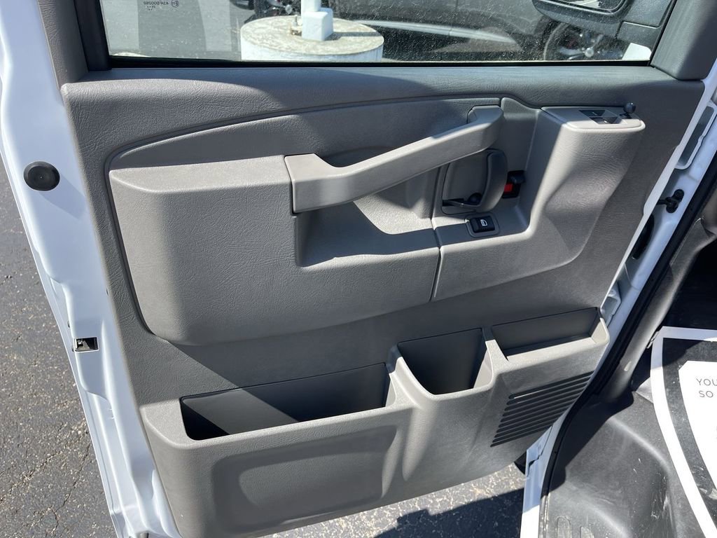 New 2026 Chevrolet Express 2500 Extended w/ Driver Convenience Package image 6