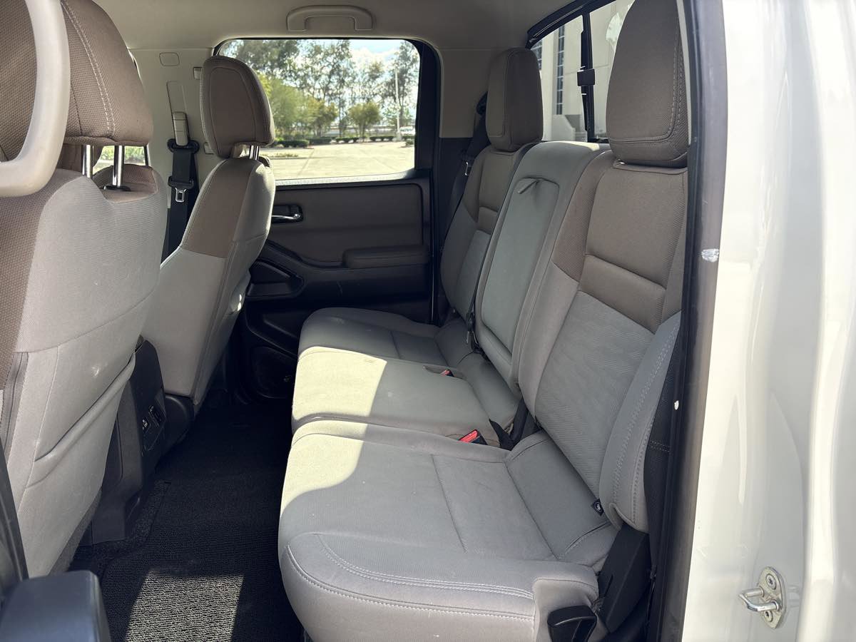 Used 2022 Nissan Frontier SV image 12
