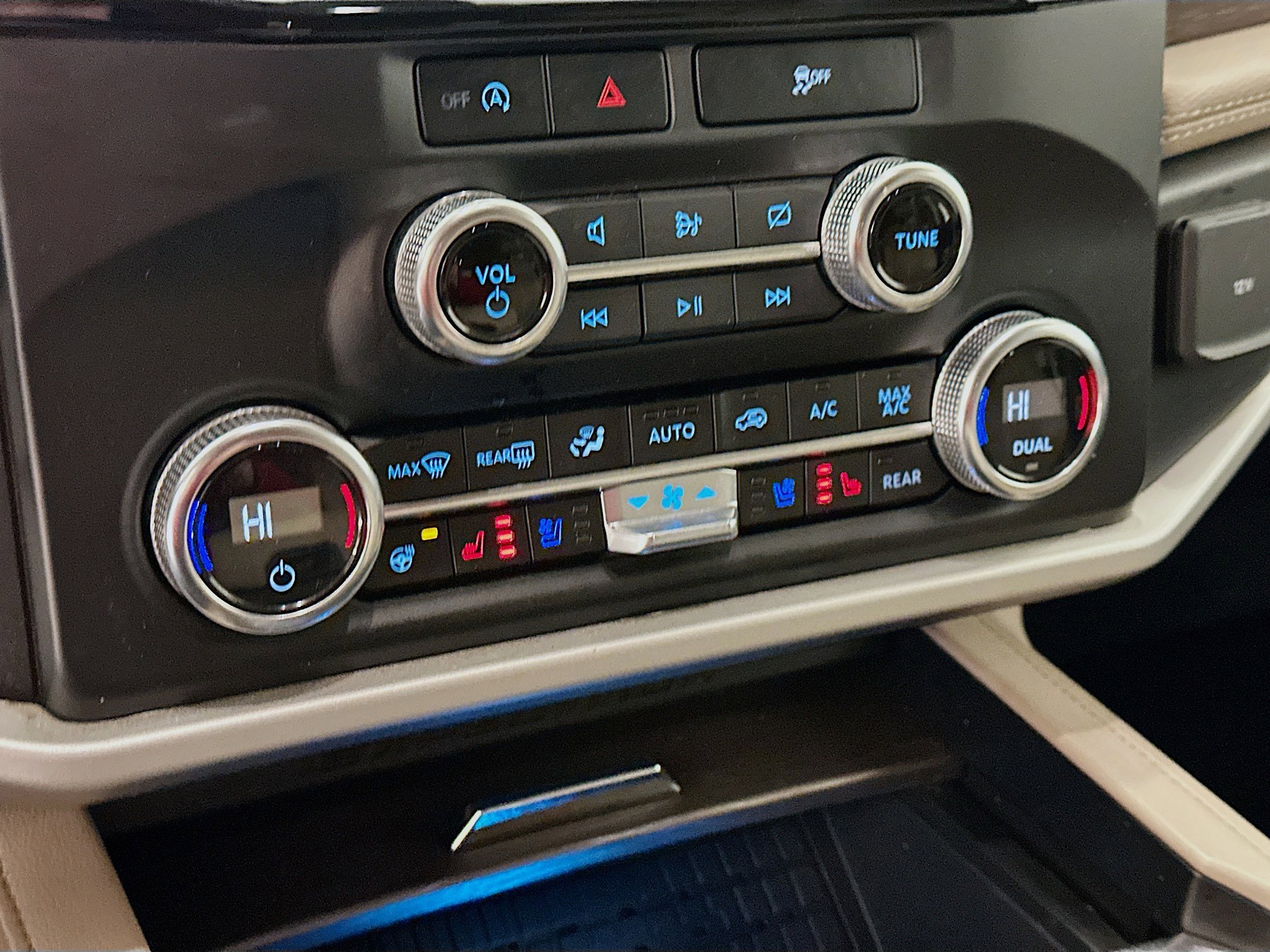 Used 2023 Ford Expedition Limited image 24