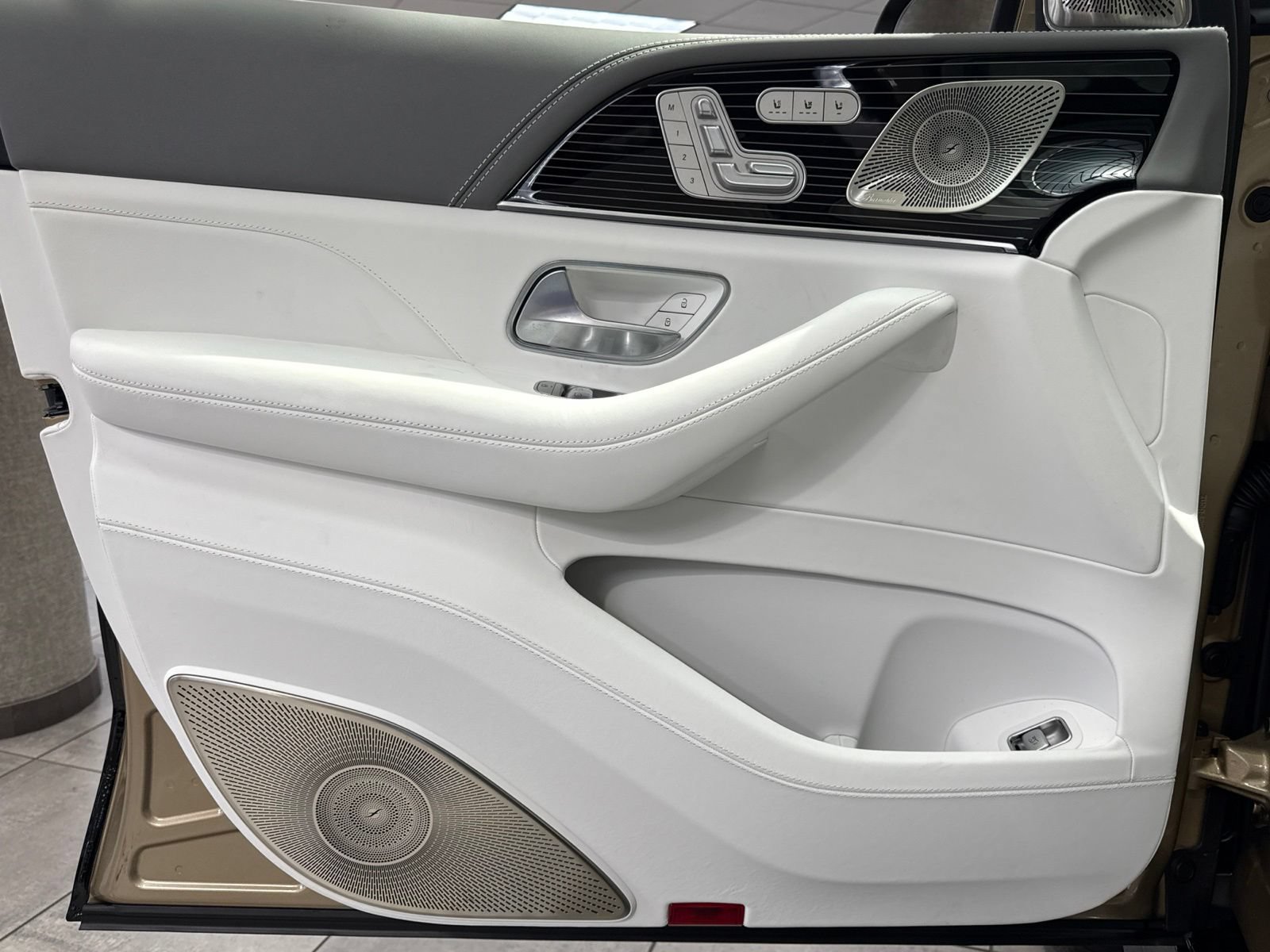 New 2026 Mercedes-Benz Maybach GLS 600 4MATIC image 10