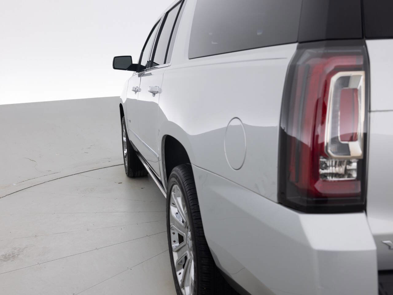 Used 2016 GMC Yukon XL Denali w/ Open Road Package image 13