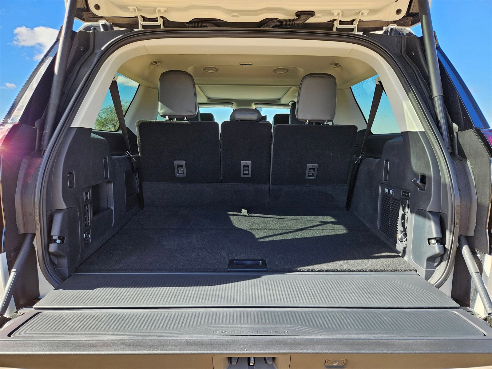 New 2025 Ford Expedition Max Active image 7