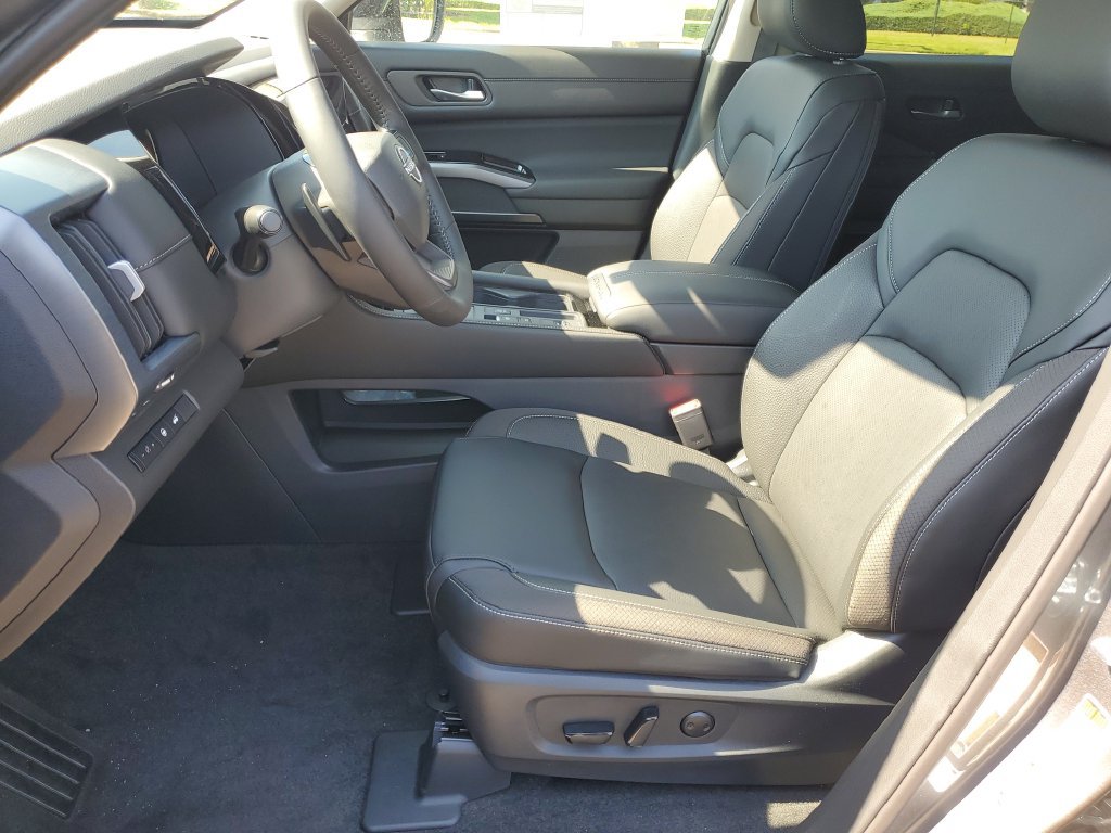 New 2026 Nissan Pathfinder SL FWD image 21