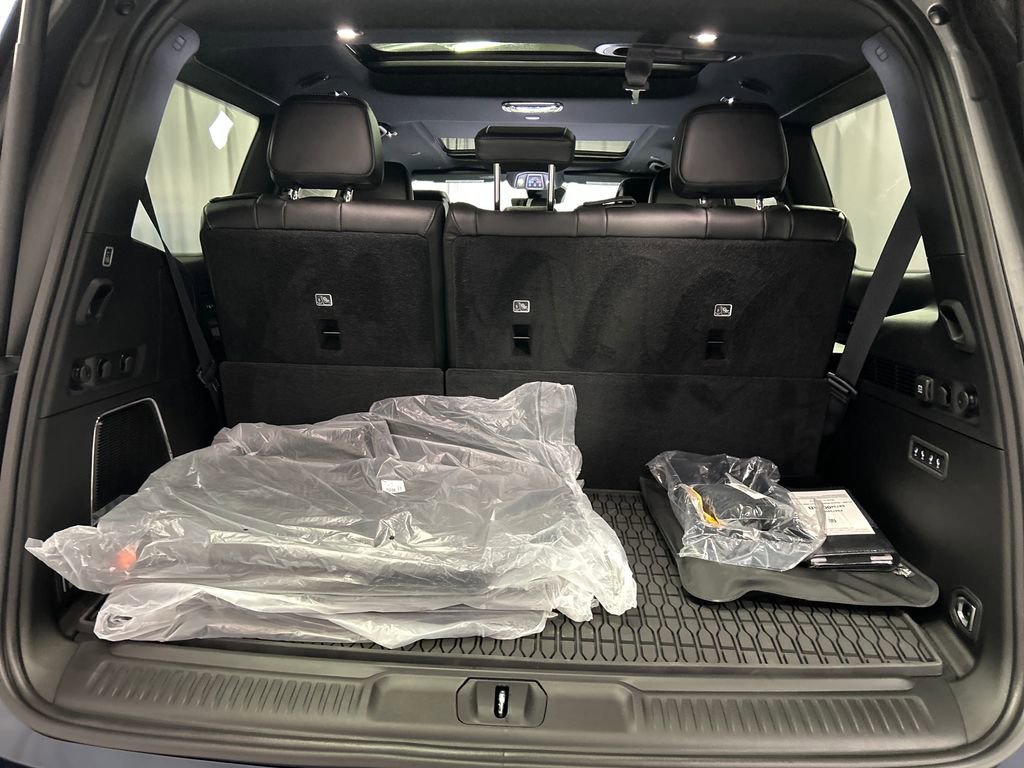 New 2026 Jeep Grand Wagoneer 4WD image 23