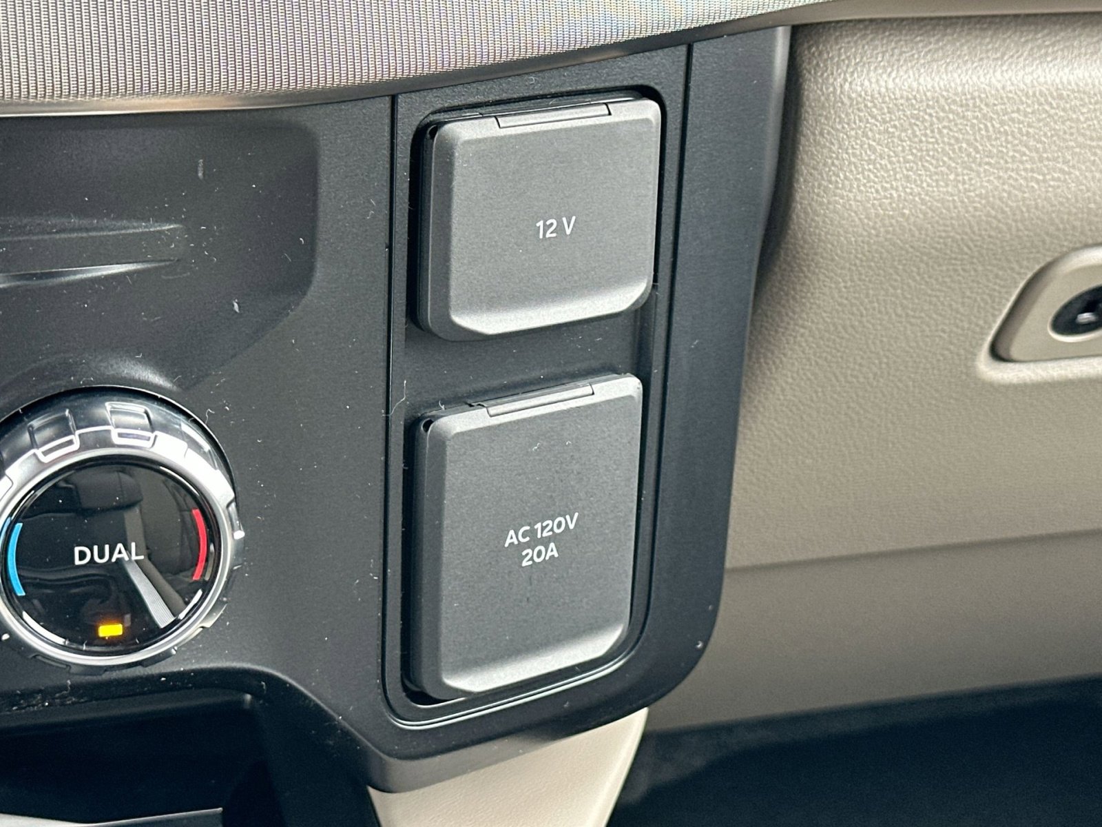 New 2026 Ford F450 Platinum w/ Platinum Plus Package AWD/4WD image 26