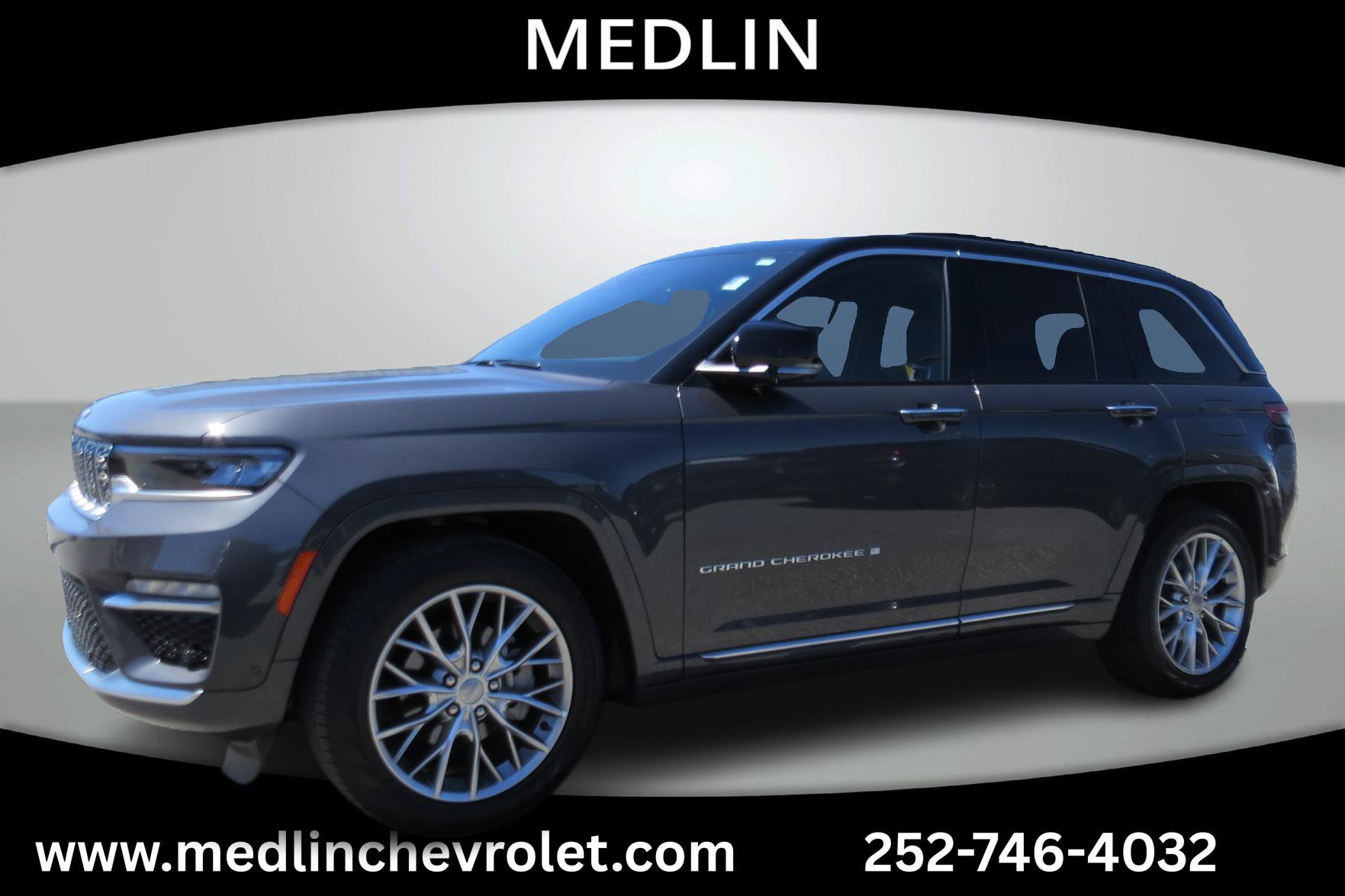 Used 2025 Jeep Grand Cherokee Summit AWD/4WD image 5
