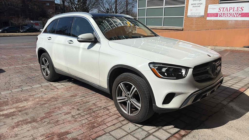 Used 2020 Mercedes-Benz GLC 300 4MATIC image 1