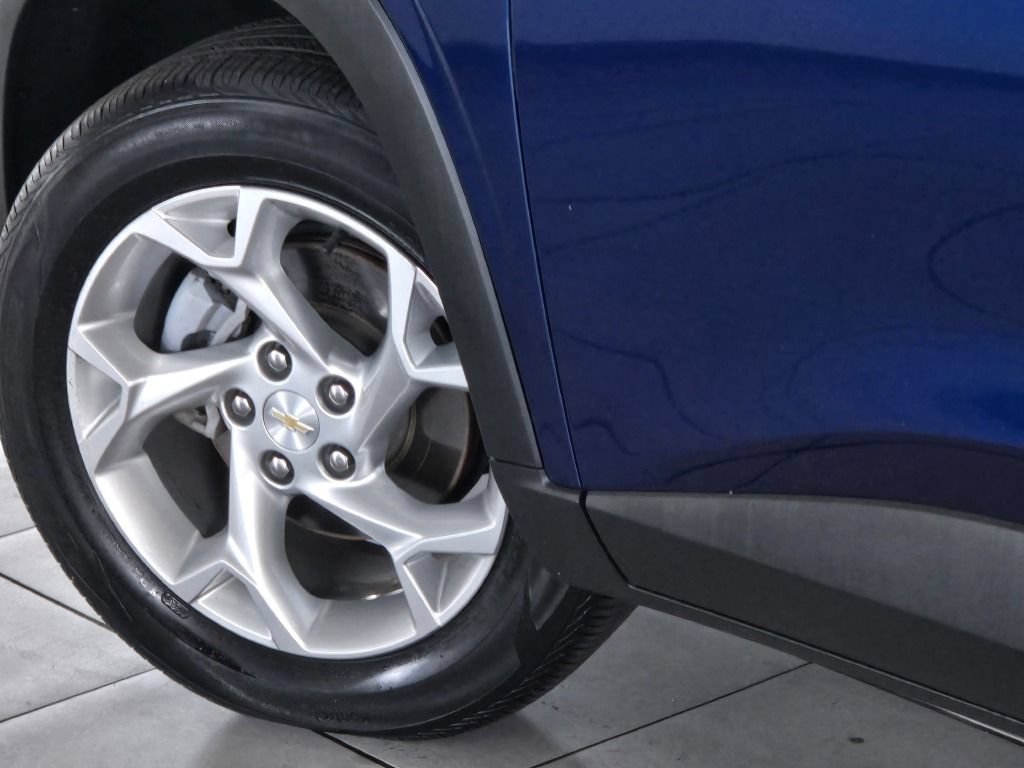 Certified 2024 Chevrolet Trax LS w/ LS Convenience Package FWD image 12