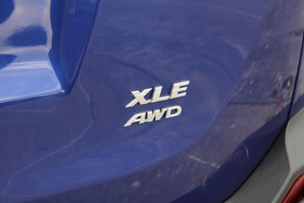 Used 2015 Toyota RAV4 XLE image 9