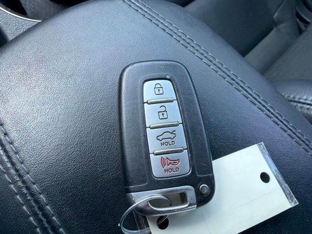 Used 2013 Hyundai Genesis 3.8 RWD image 34