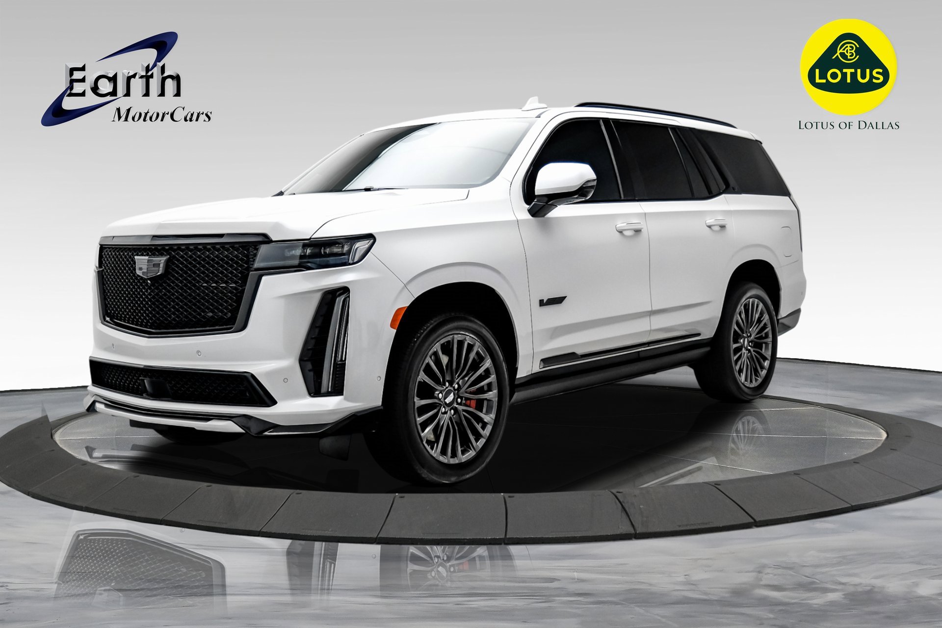 Used 2023 Cadillac Escalade V image 1