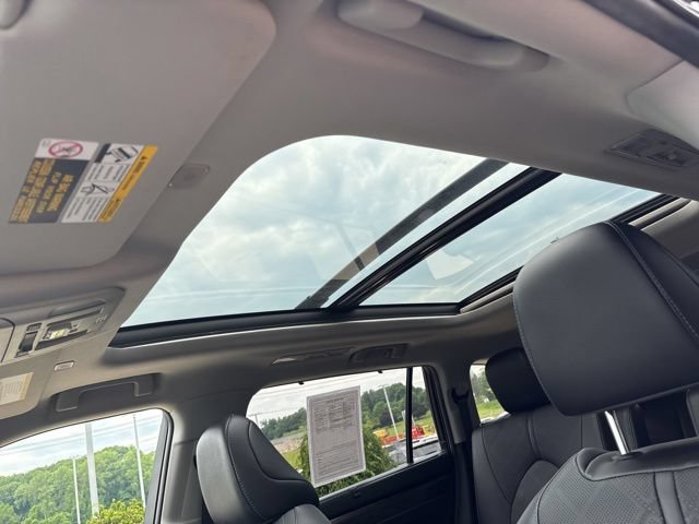 Used 2023 Toyota Highlander Platinum AWD/4WD image 19