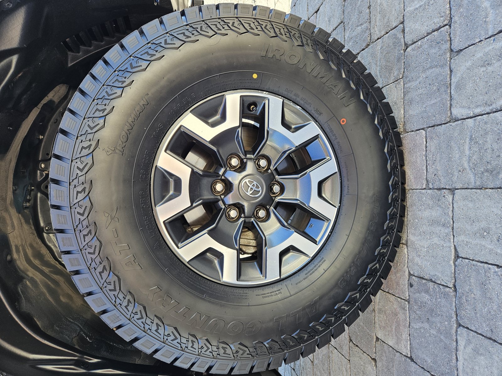 Used 2021 Toyota Tacoma TRD Off-Road AWD/4WD image 16