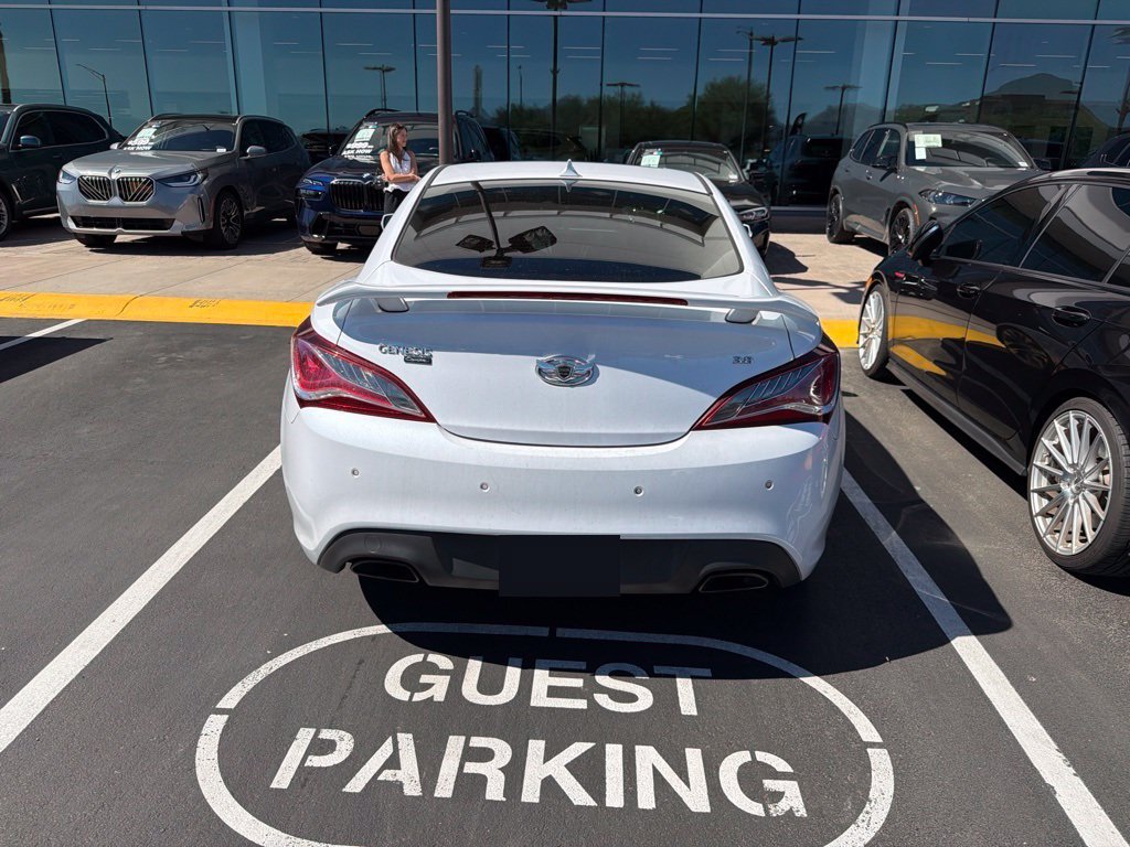 Used 2015 Hyundai Genesis 3.8 RWD image 5