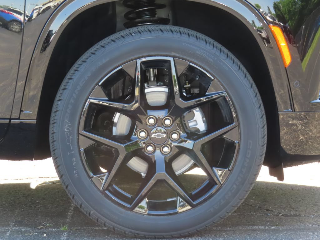 New 2026 Chevrolet Traverse RS w/ LPO, Floor Liner Package AWD/4WD image 18