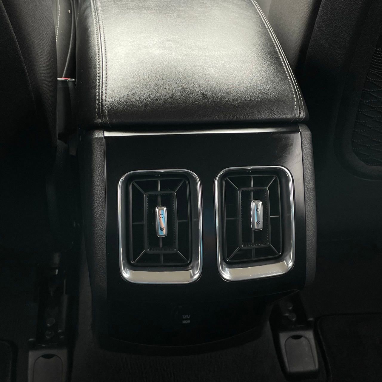 Used 2025 Kia Sorento LX image 24