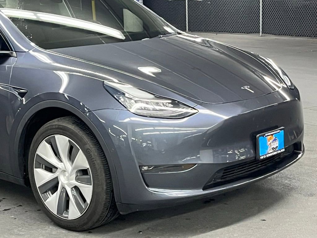 Used 2021 Tesla Model Y Long Range image 38