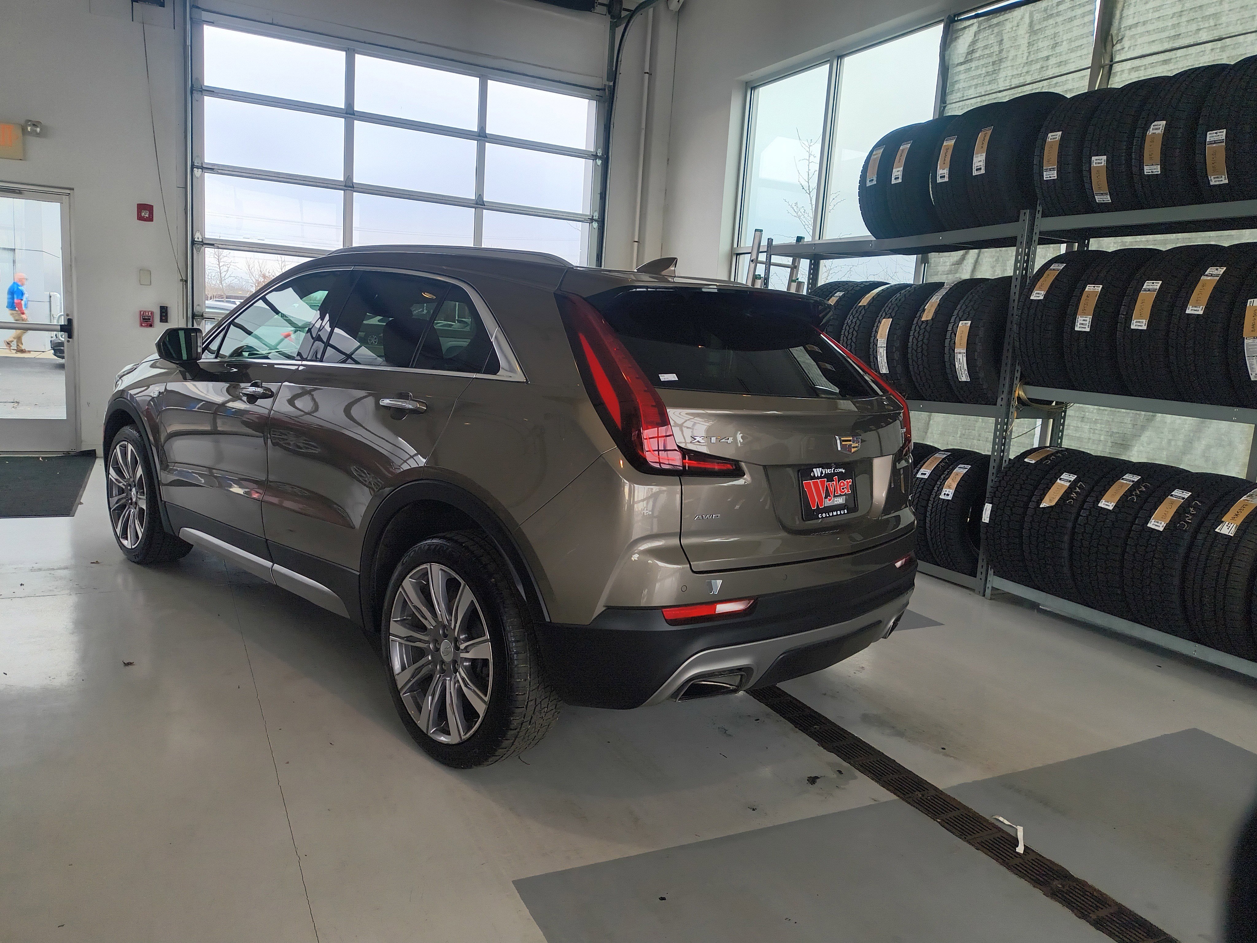 Used 2020 Cadillac XT4 Premium Luxury w/ Technology Package image 3