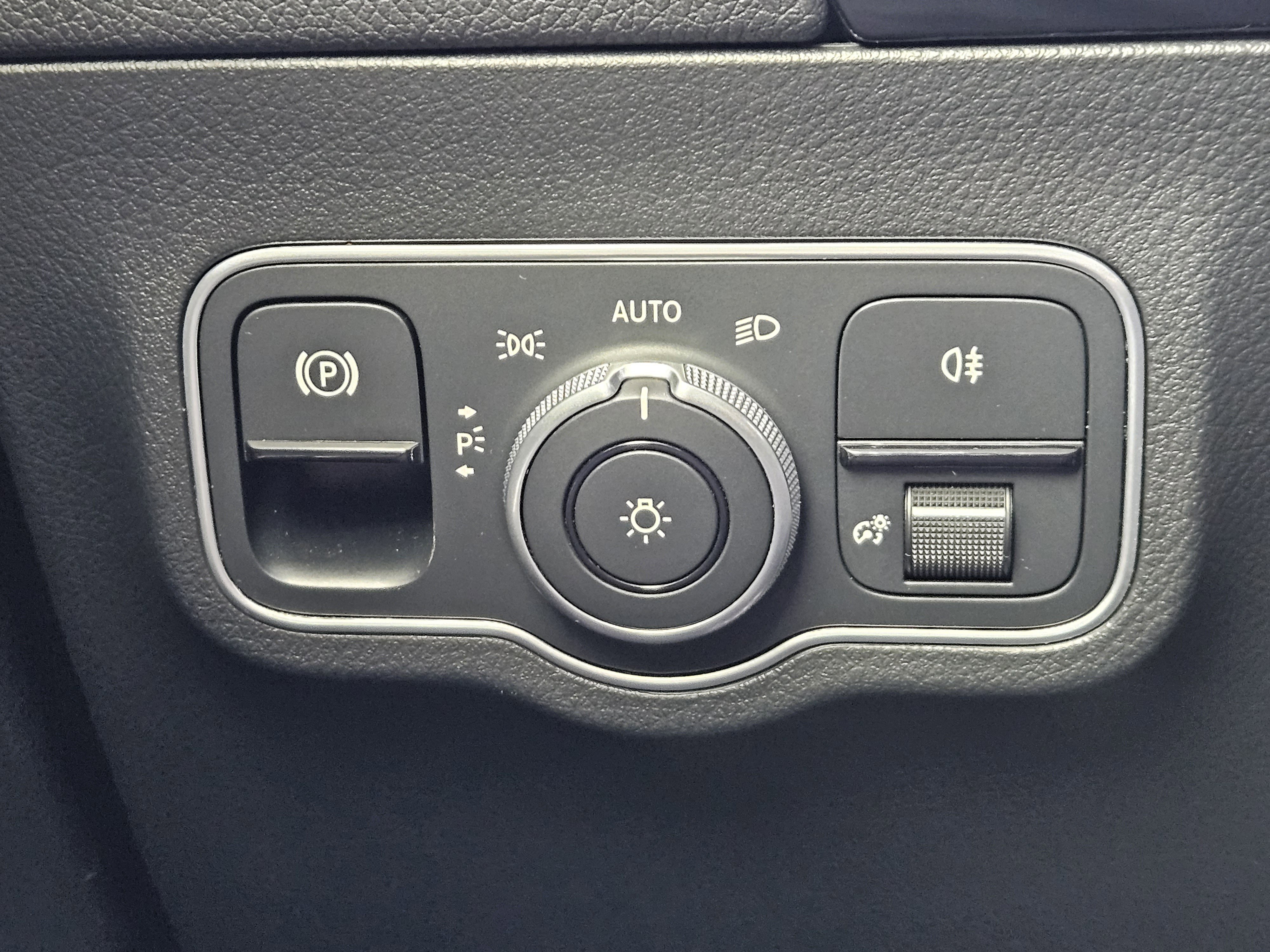 Certified 2024 Mercedes-Benz GLA 250 image 23