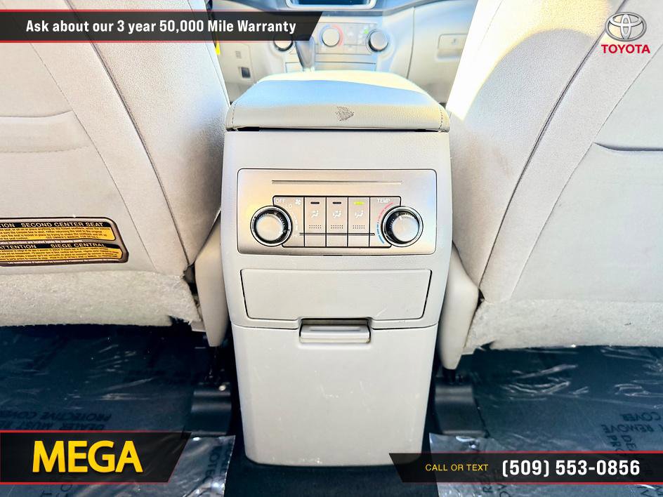 Used 2013 Toyota Highlander 4WD w/ Cold Weather Pkg image 24