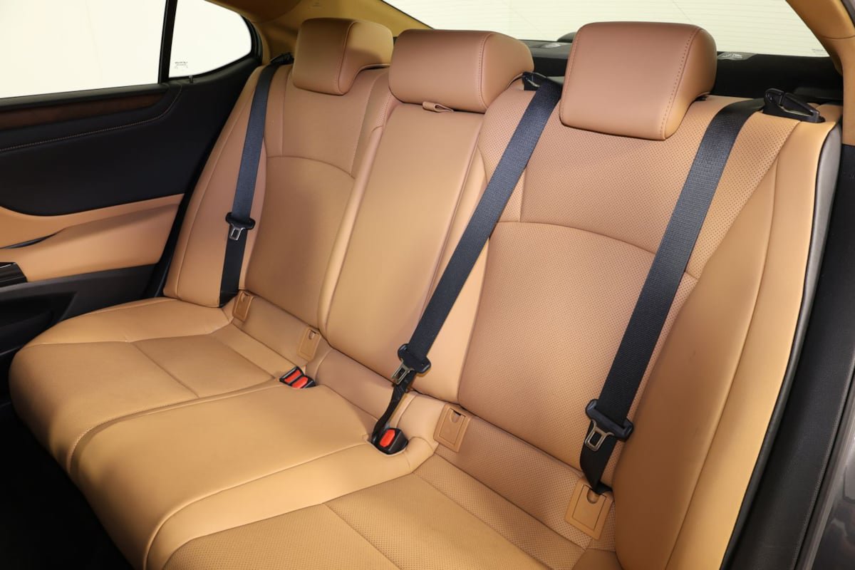 Used 2024 Lexus ES 350 w/ Premium Package FWD image 11