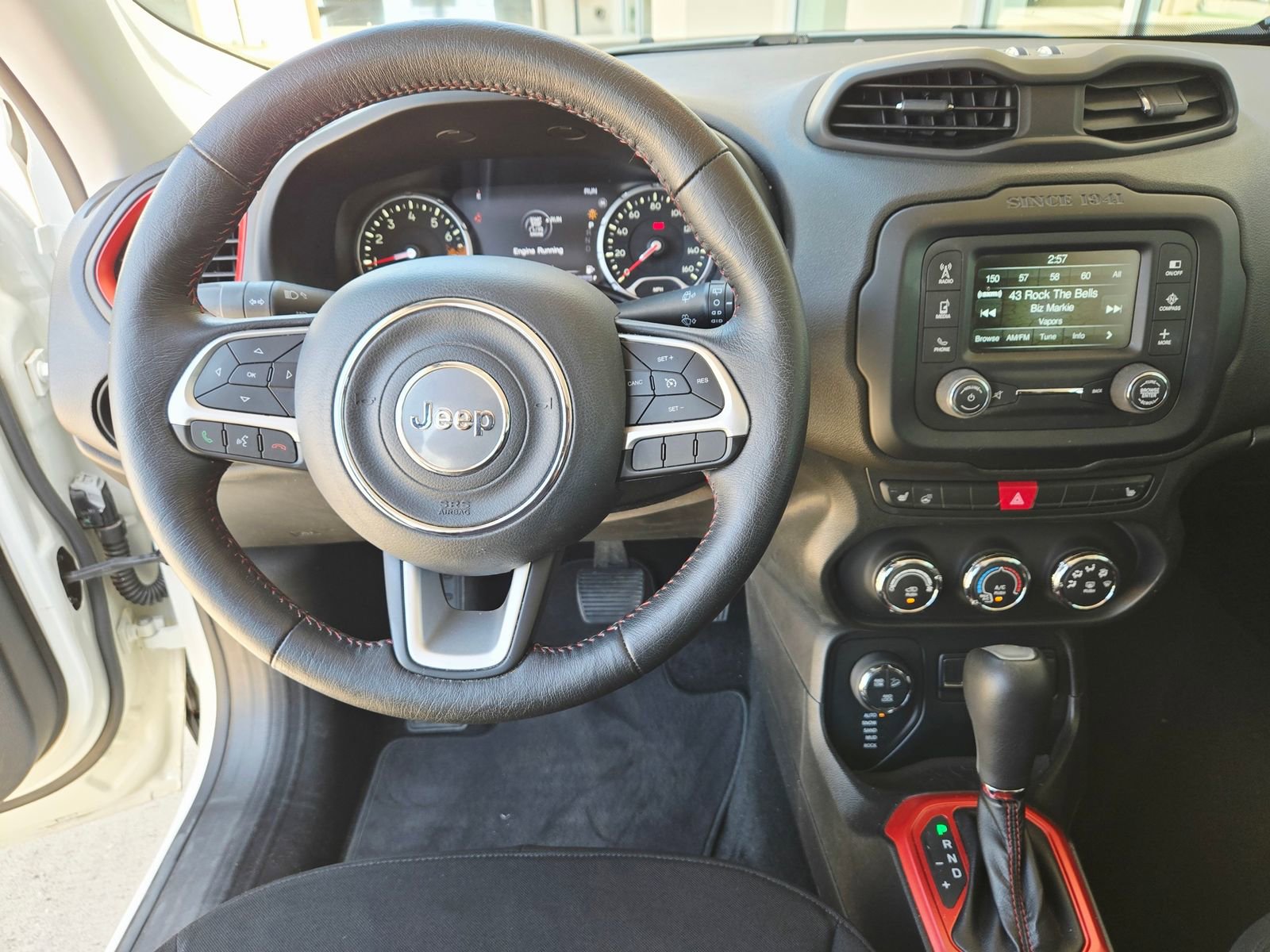Used 2015 Jeep Renegade Trailhawk w/ Cold Weather Group image 9