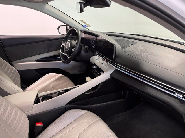 Used 2024 Hyundai Elantra Limited FWD image 11
