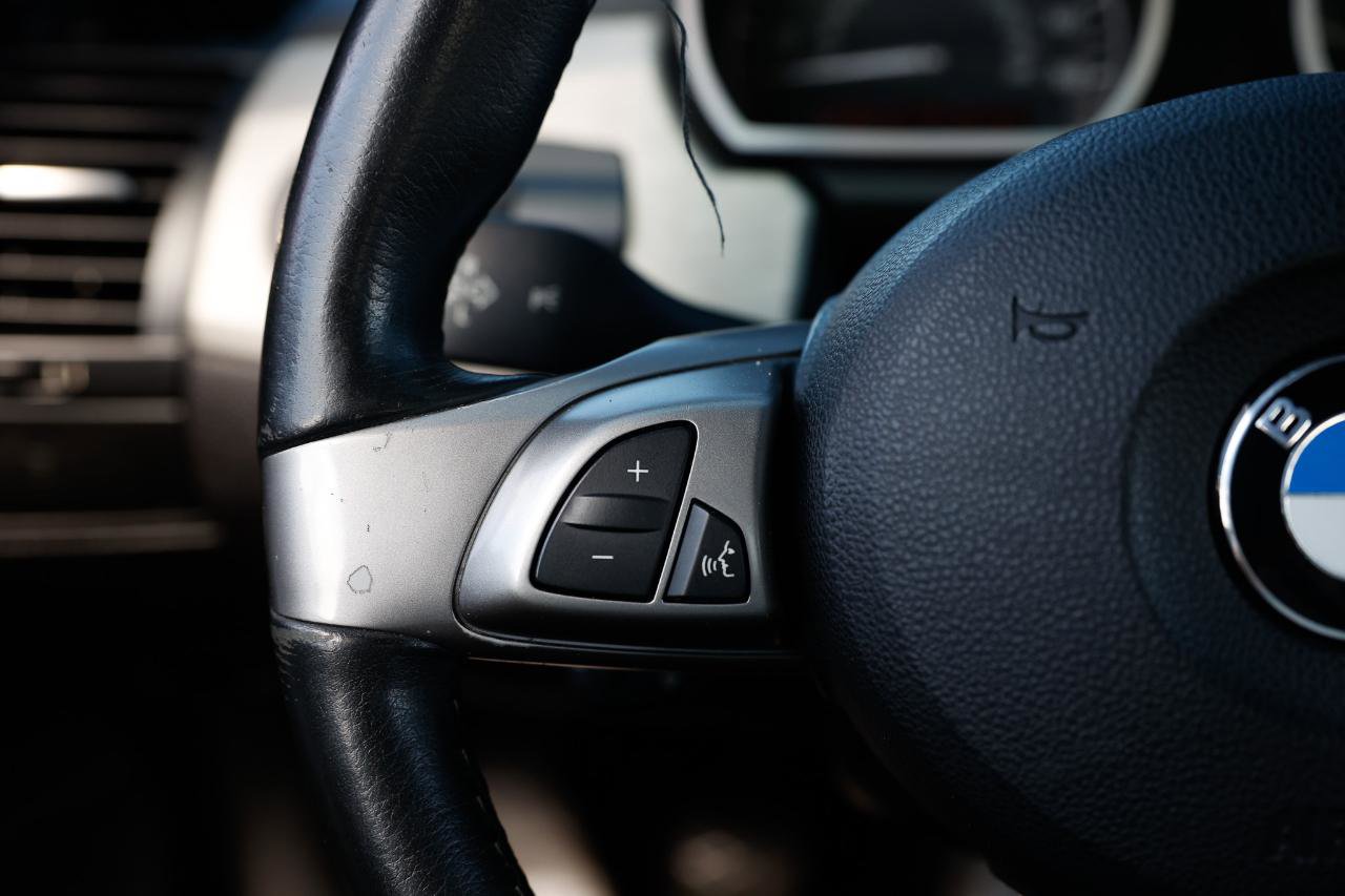 Used 2005 BMW Z4 2.5i image 20