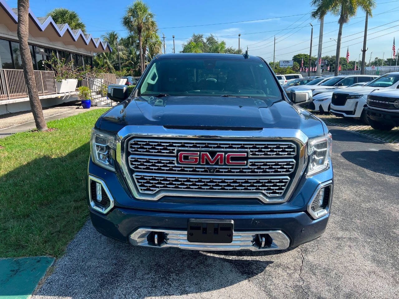 Used 2019 GMC Sierra 1500 Denali w/ Denali Ultimate Package AWD/4WD image 3