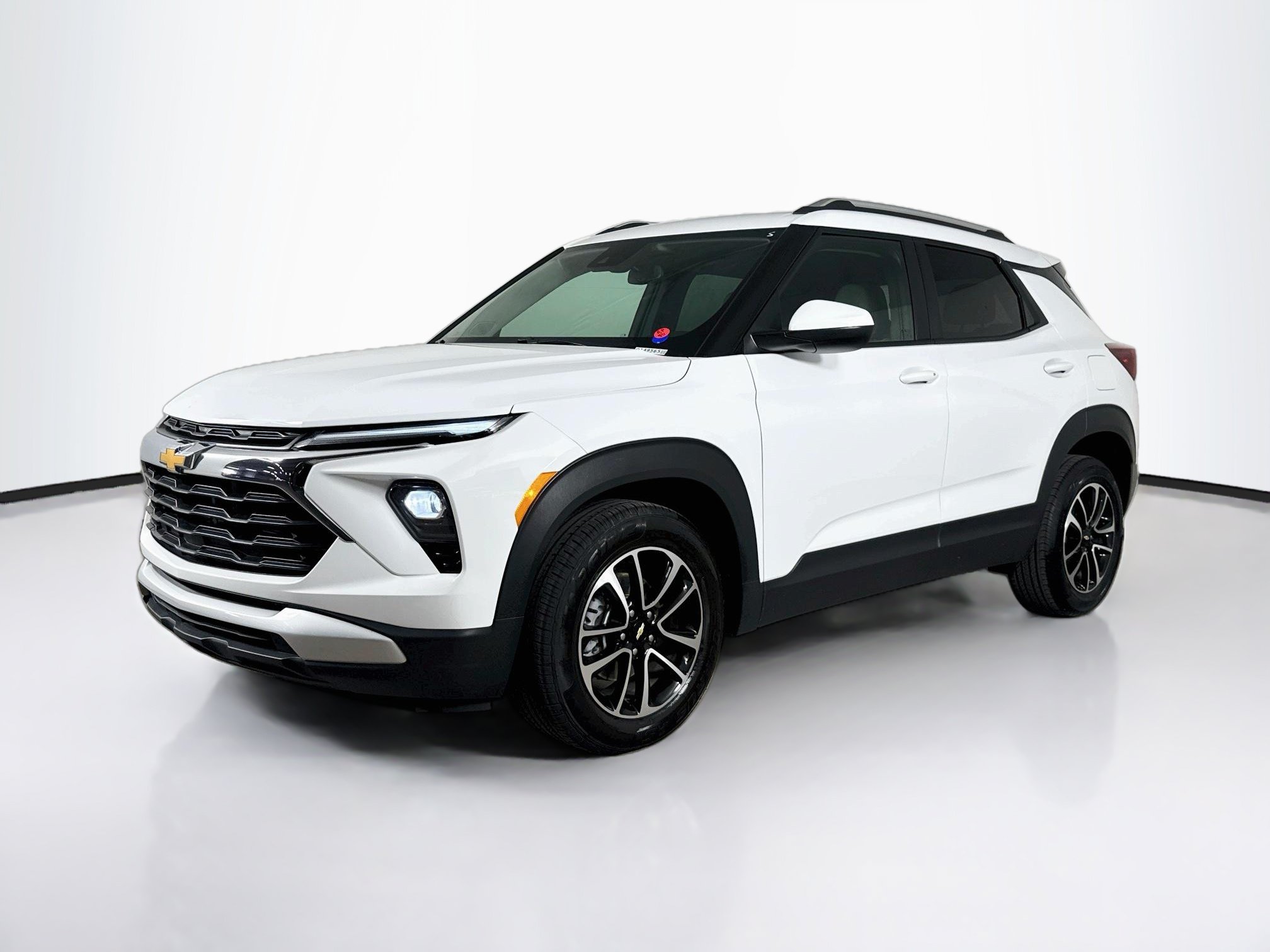 Used 2025 Chevrolet TrailBlazer LT FWD image 4