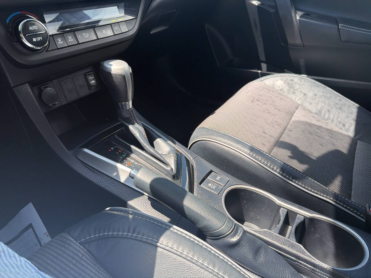 Used 2015 Toyota Corolla S FWD image 22
