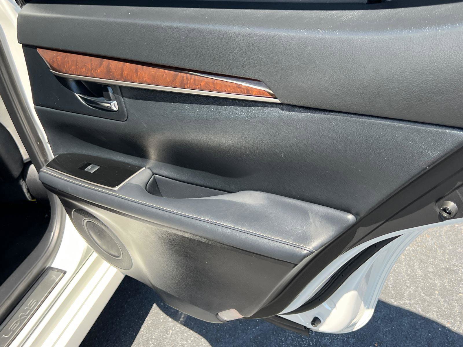 Used 2017 Lexus ES 350 w/ Luxury Package image 17