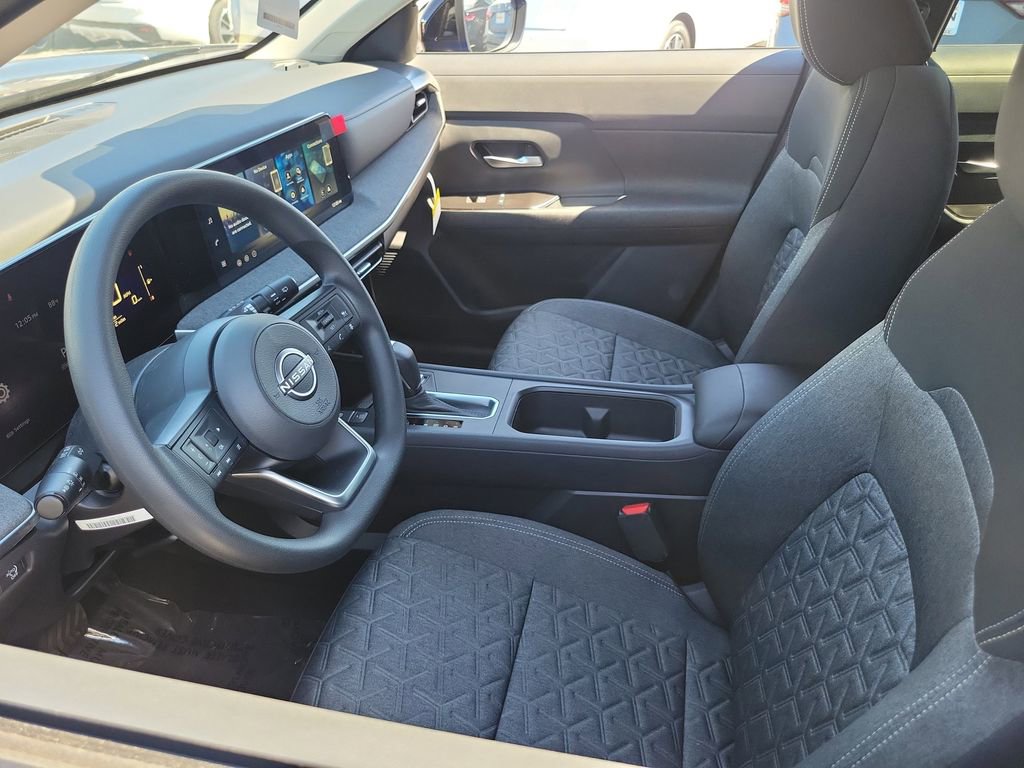 New 2026 Nissan Kicks SV w/ SV Premium Package image 3