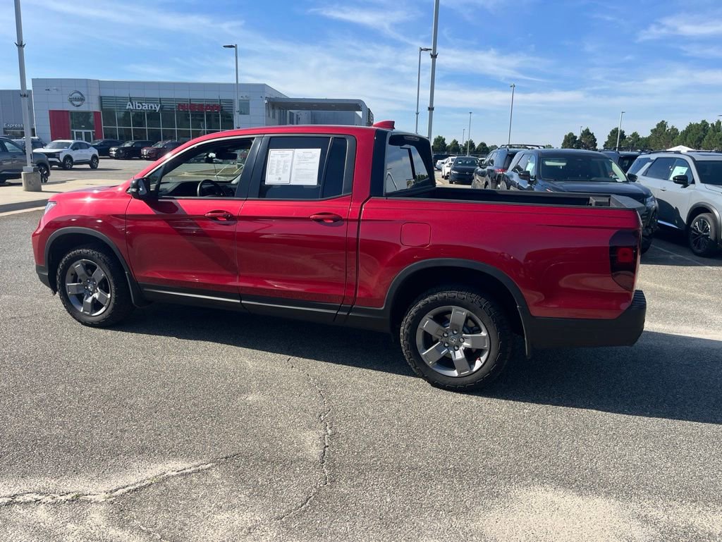 Used 2025 Honda Ridgeline TrailSport image 4