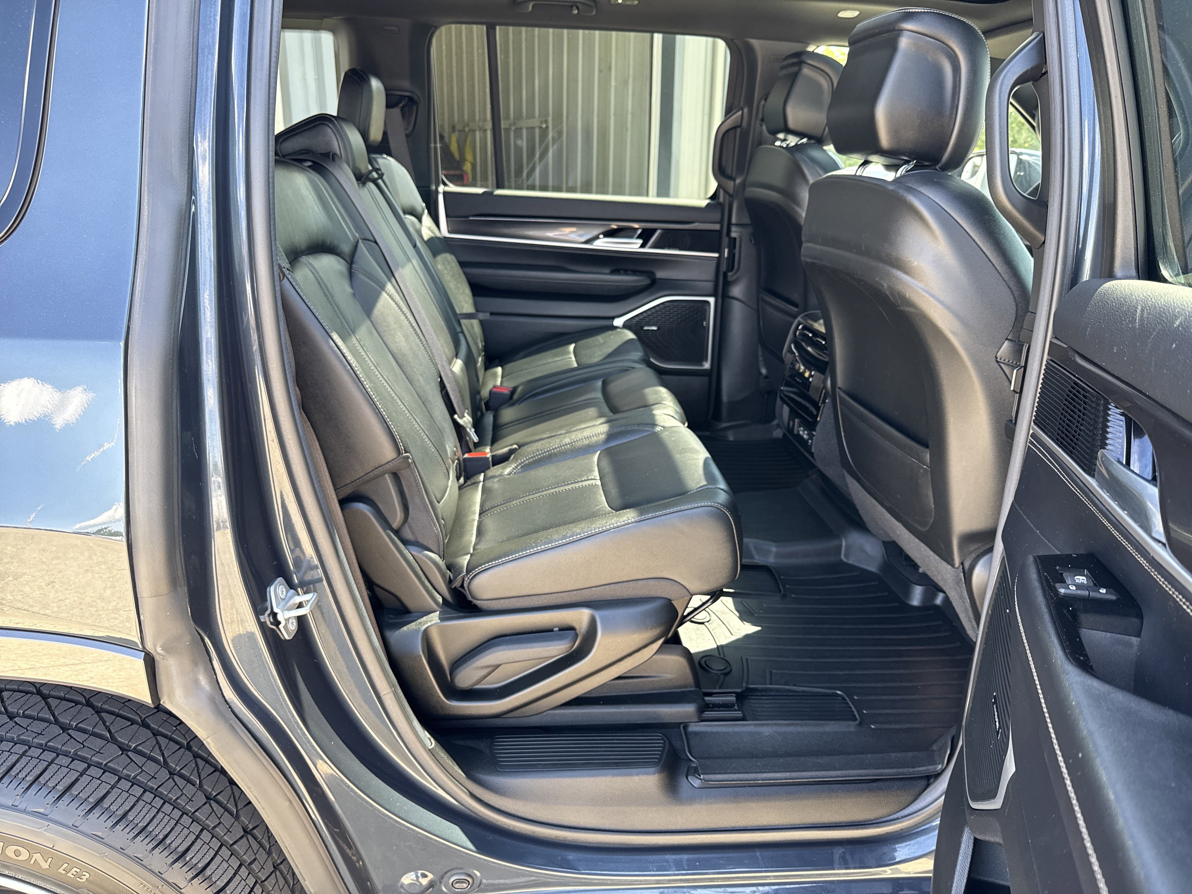 Used 2022 Jeep Wagoneer Series I w/ Premium Group I image 21