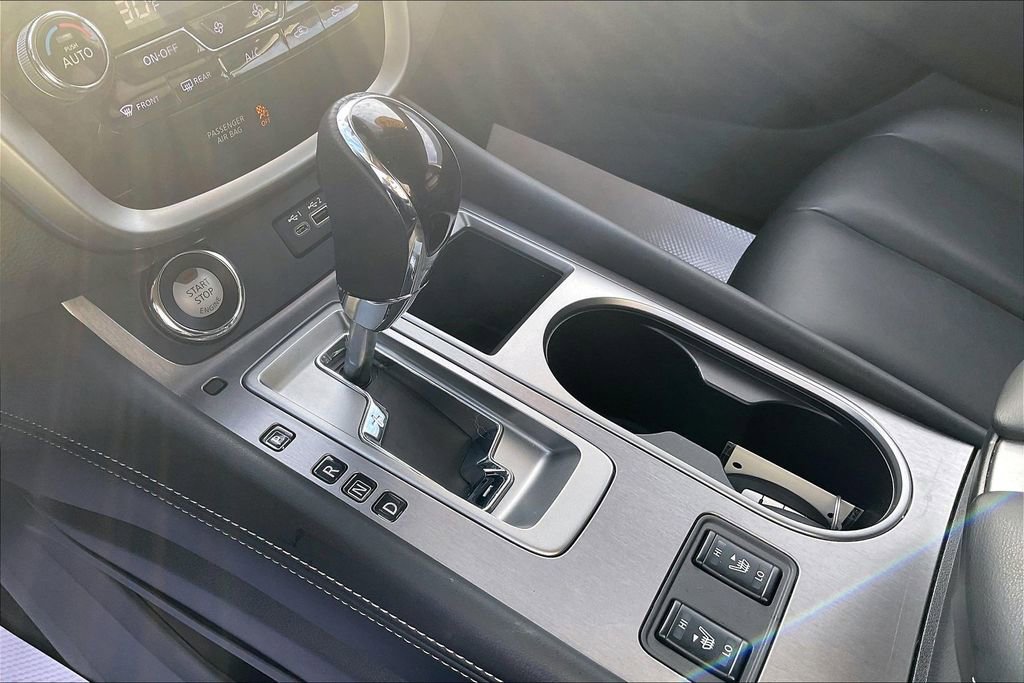 Used 2024 Nissan Murano SV w/ SV Midnight Edition Package image 16